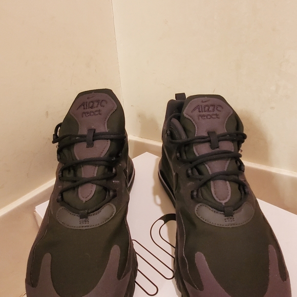 Nike Air Max 270 React Men Size 13 Black - Picture 2 of 7